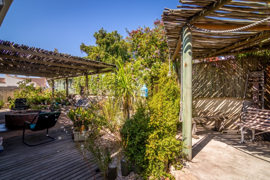4 Bedroom Property for Sale in Velddrif Western Cape